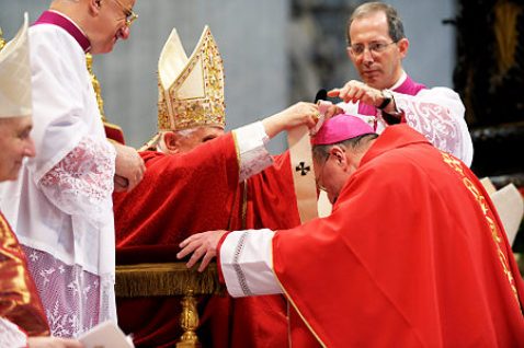   Папа вручить архиєпископам паллії 