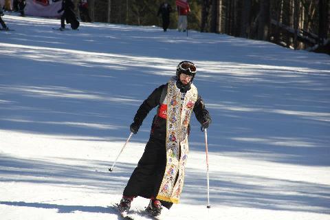 Понад сто священиків, семінаристів та мирян взяли участь у лижних змаганнях