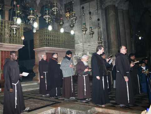 Францисканська процесія у храмі Гробу Господнього