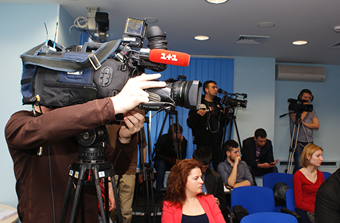 прес-конференція