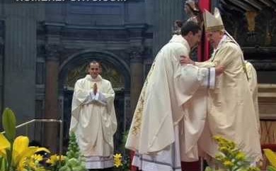 Папа рукоположив 10 священиків