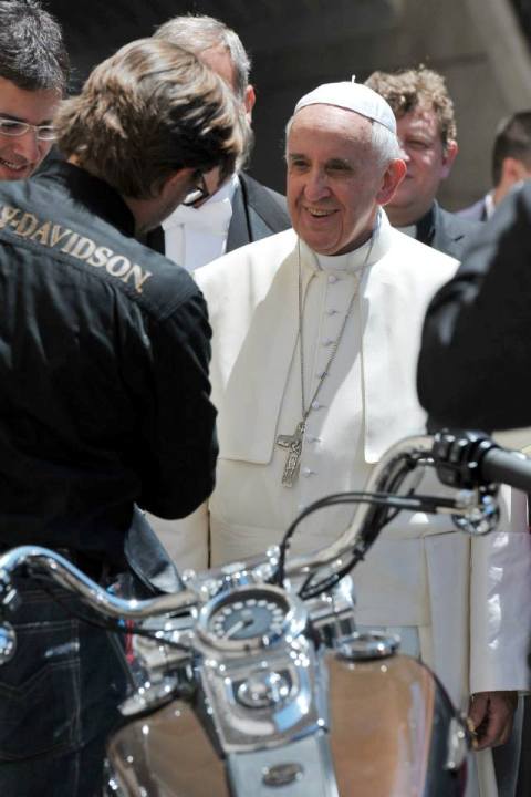 Папі подарували мотоцикл