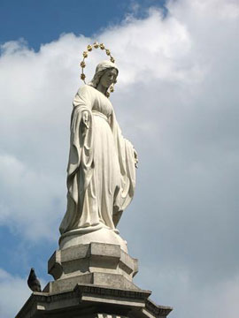 Статуя Богородиці