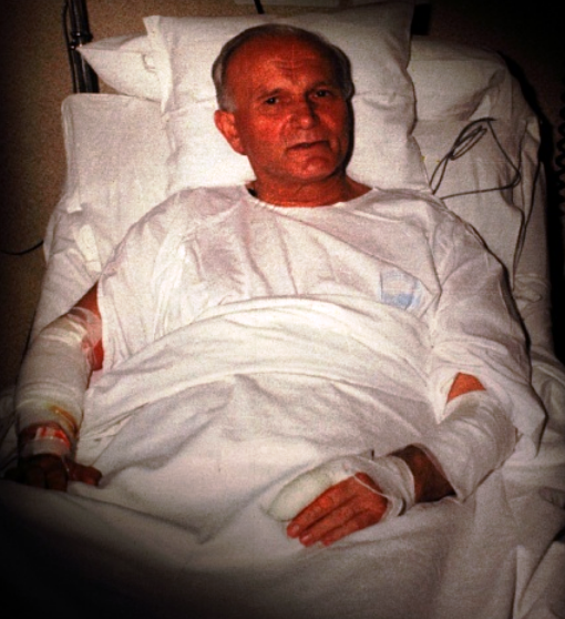 Йоан Павло ІІ поранений