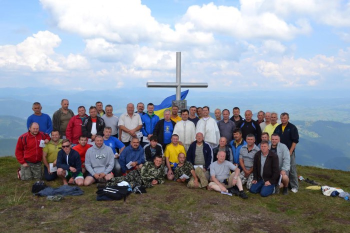 52 чоловіки на висоті 1763 метри молилися за Україну