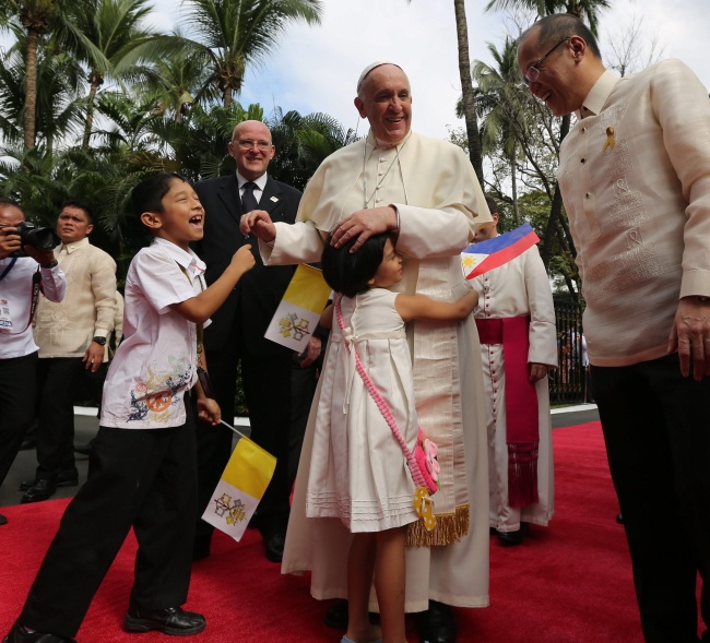 Папа Франциск та діти вулиці на Філіппінах