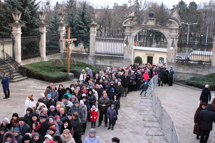 До нерукотворного образу Христа у Львові вишукувались багатометрові черги