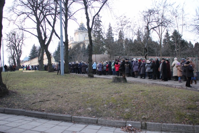 До нерукотворного образу Христа у Львові вишукувались багатометрові черги