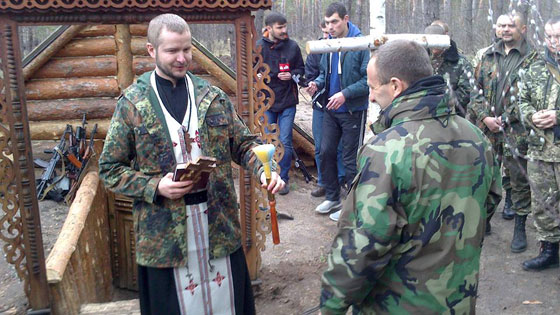 Військові поблизу Трьохізбенки спорудили каплицю-бліндаж