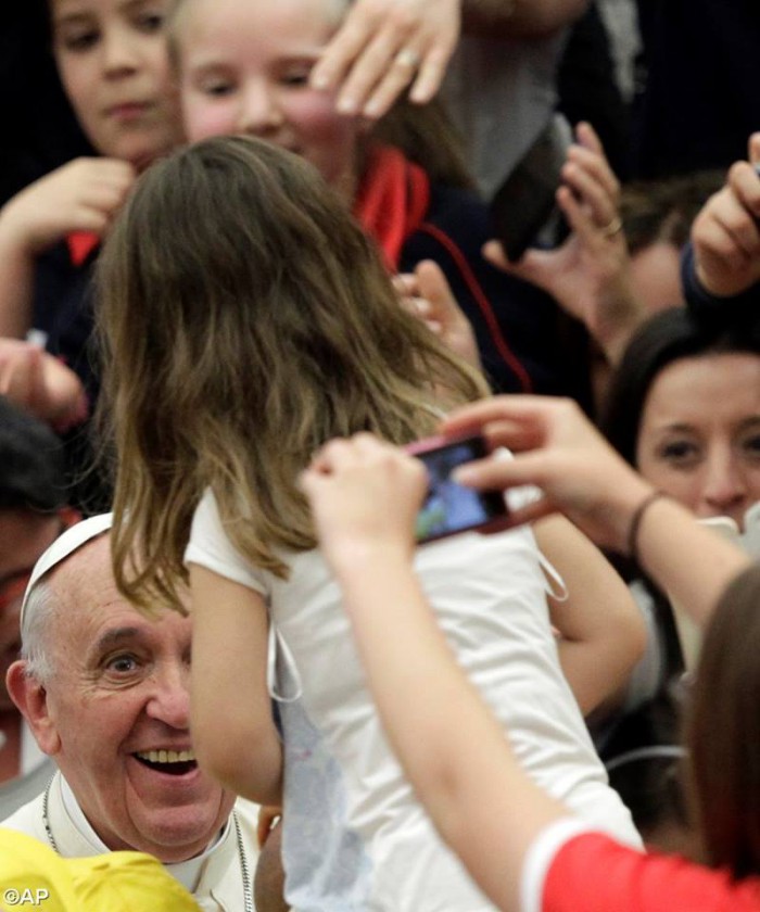 Папа зустрівся з дітьми