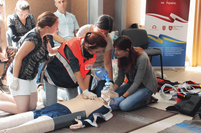 В Івано-Франківську волонтери вчаться бути рятувальниками