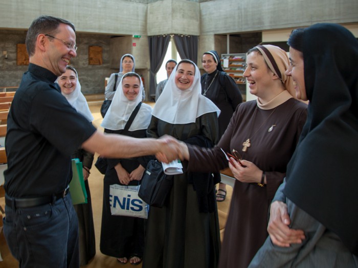 монахині вчилися як зробити монастир фінансово стабільним 