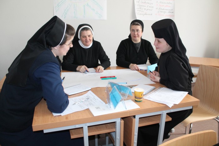 монахині вчилися як зробити монастир фінансово стабільним 