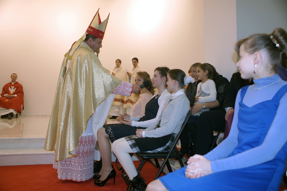Вінниця: Миропомазання вірних з трьох парафій