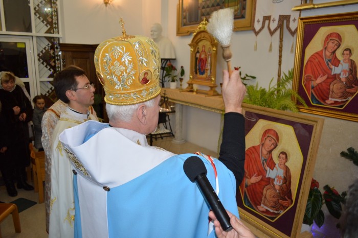 Двоє єпископів освятили мандруючу ікону «Милосердя двері»