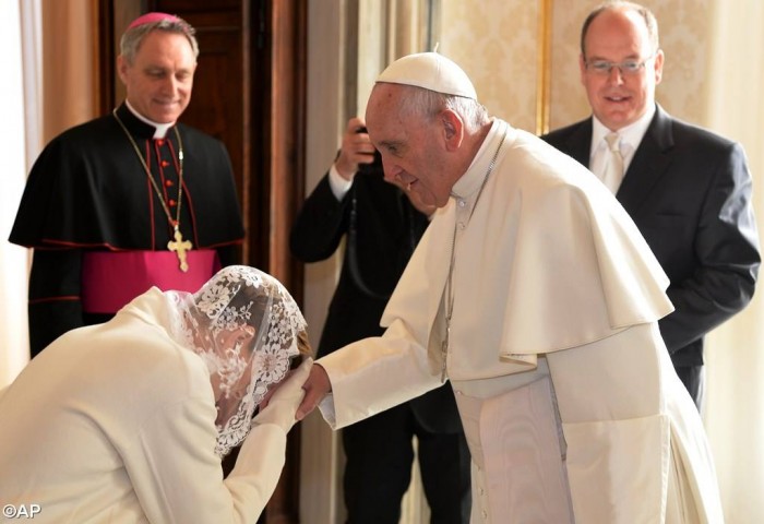 Князь Монако з дружиною у Папи Франциска 7