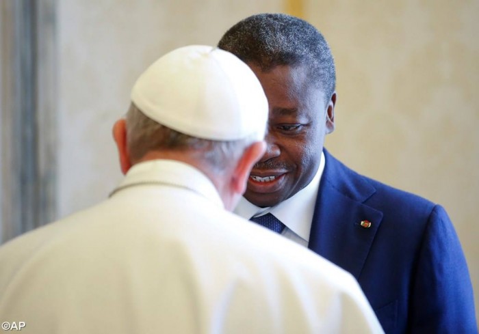 Папа і президент Того