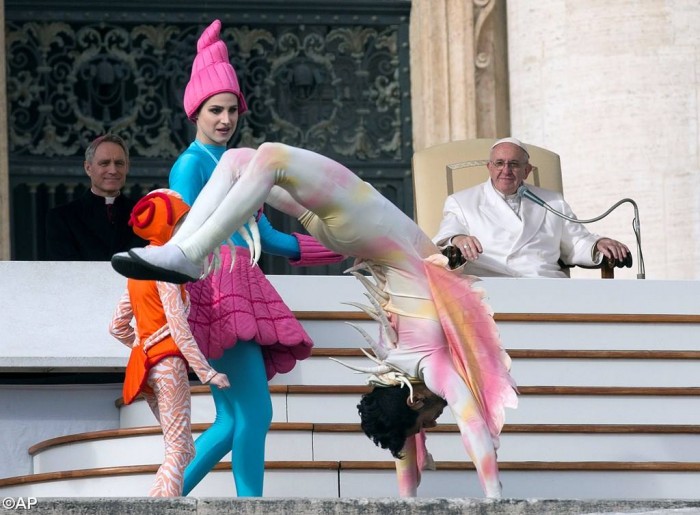 Цирк у Ватикані8