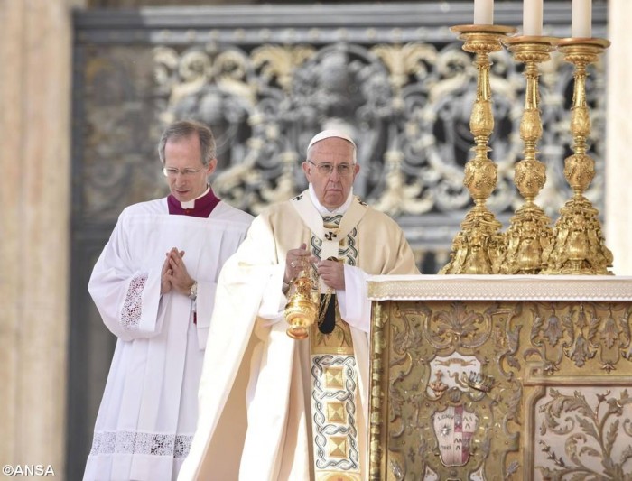 Папа Франциск. Меса в Неділю Божого Милосердя4