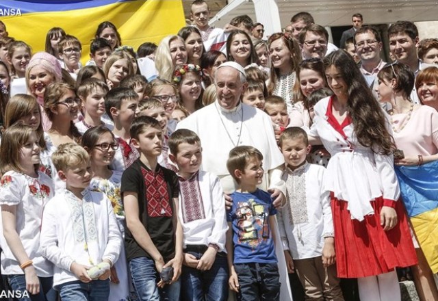 Папа привітав 100 укр. дітей сиріт,з АТО, які подякували Понтифіку за всеєвропейську гуманіт. ініціативу для України7