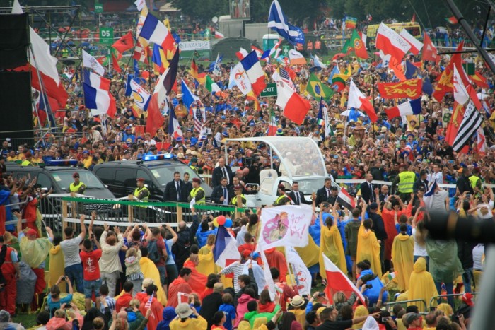 Як молодь зустрічала Папу