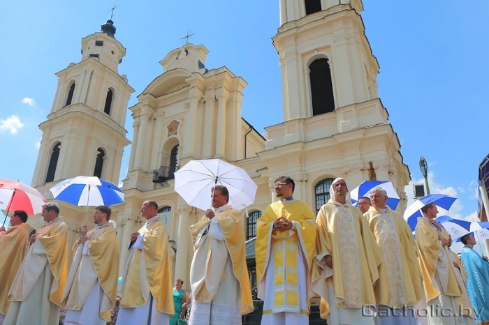 Урочистості в Будславі очолив кардинал Крістоф Шенборн