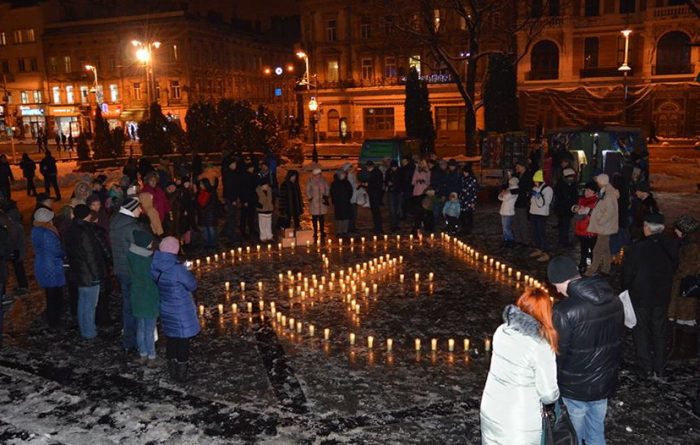Флешмоб «Різдвяна свічка» відбувся у 5 українських містах
