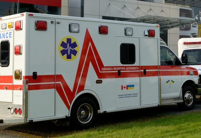 Канада передає 10 автомобілів швидкої допомоги  медичним закладам